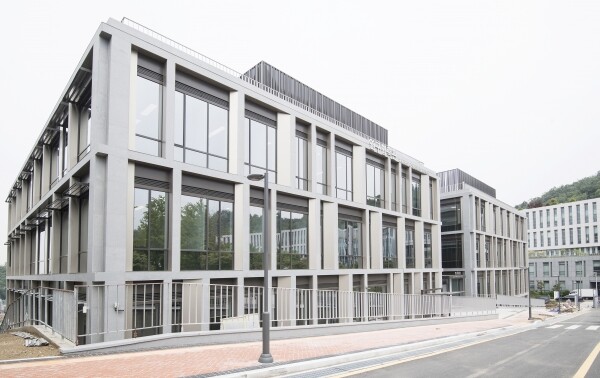 이화여자대학교(총장 김혜숙)는 오는 21일 오전 10시 이화여대 연구협력관 앞 광장에서 연구협력관 봉헌식을 개최한다. (사진: 이화여대 제공)