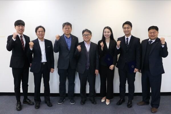 세종대학교(총장 배덕효) 경제통상학과 동문 모임인 ‘세광회’가 학과 발전과 재학생들의 면학을 돕고자 지난 4월 장학금을 수여했다.