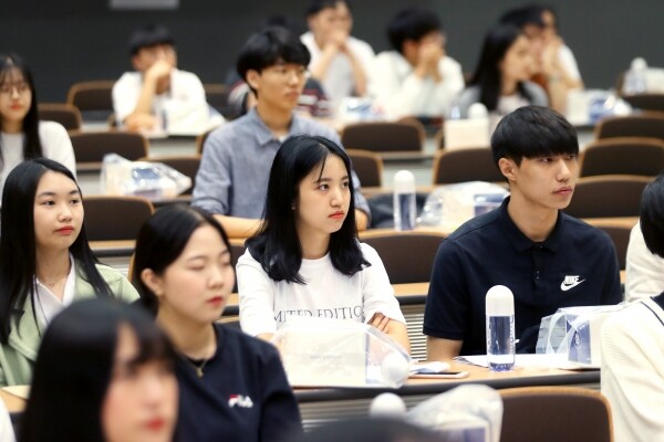 명지대학교(총장 유병진) ‘2019년 1차 MJ모의전형’이 6월 1일 명지대 인문캠퍼스 방목학술정보관과 경상관에서 열렸다. (사진: 명지대 제공)
