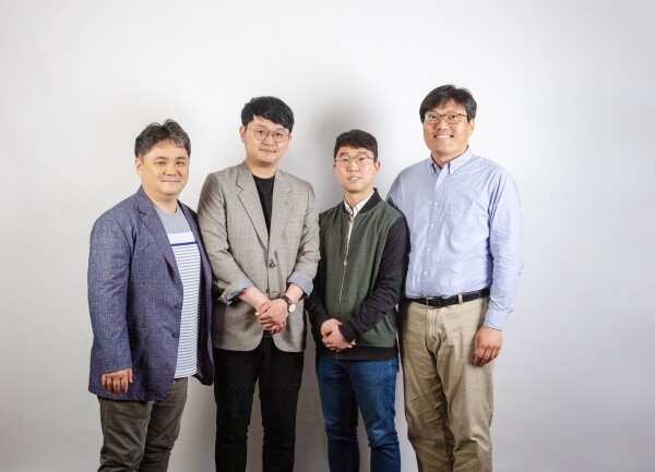 (왼쪽부터) 송명훈 교수, 안승민 박사후 연구원, 정의대 석박사통합과정 연구원, 김주영 교수 (사진: UNIST 제공)