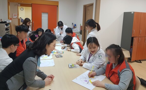건양대 간호학과의 '장애인 건강관리 프로젝트' 활동 모습