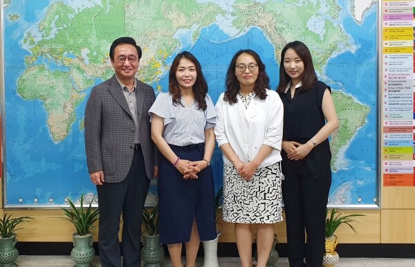 연구책임자 최호성 교수(왼쪽 첫번째)를 비롯한 경남대 창의교육연구진.