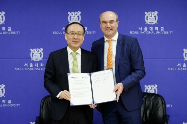 서울대학교 오세정 총장은 10월 11일 독일 아헨 공과대학교(RWTH Aachen University) 울리히 뤼디거(Ulrich Rudiger) 총장을 접견했다. (사진: 서울대 제공)