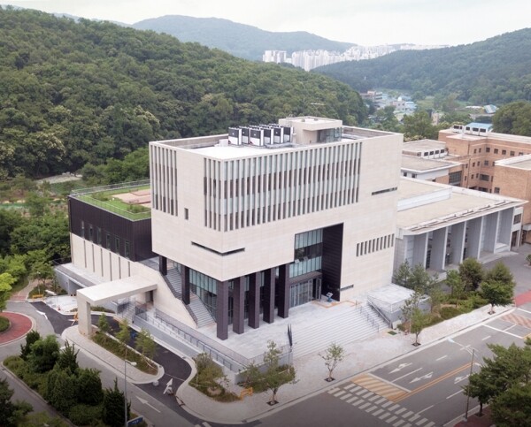 개교 72주년을 맞는 단국대학교(총장 김수복)가 대학의 설립부터 현재까지 대학의 역사를 한 눈에 살펴볼 수 있는 「단국역사관」을 오는 11월 1일 개관, 일반에 공개한다. (사진: 단국대 제공)