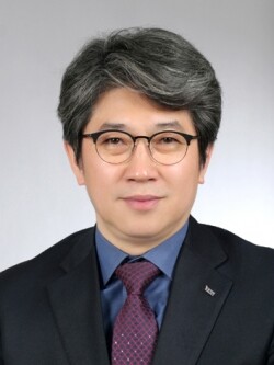 강원대 산림환경과학대학 산림과학부 최정기 교수