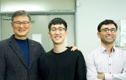 (왼쪽) 백종범 교수, 노혁준 연구원, 자비드 마흐무드 연구교수
