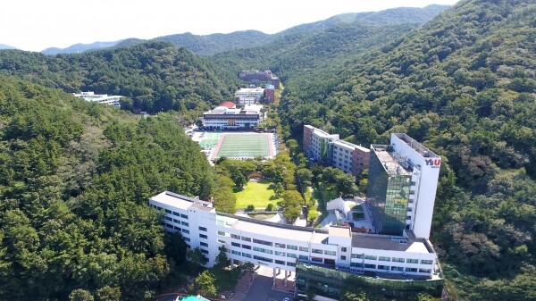 와이즈유가 2021학년도 신입생들을 위해 수시모집 최초 합격자 전원에게 장학금을 지급하기로 결정했다. 와이즈유 해운대캠퍼스 전경. (사진=와이즈유 제공)
