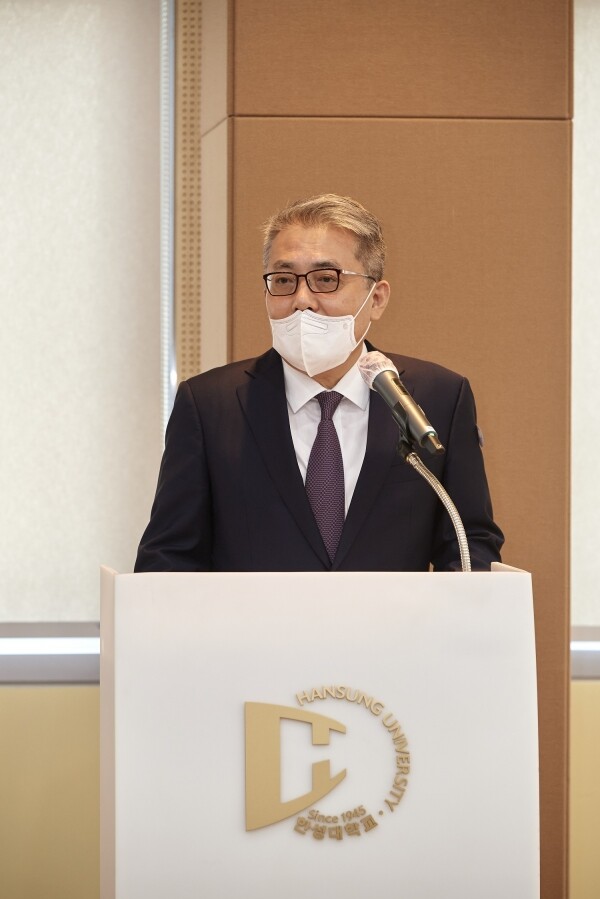 한성대학교는 지난 28일 교내 상상관 12층 컨퍼런스홀에서 개교 48주년 기념식을 개최했다. 기념사중인 한성대 이창원 총장. (사진=한성대 제공)