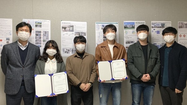‘2020 한국건설관리학회 전국대학생 학술발표대회’에서 논문부문 최우수상과 장려상을 수상한 호서대 학생들(사진 왼쪽부터 최인락 교수, 이주희, 현지훈, 정희상, 정준형, 안요섭 교수). 사진=호서대 제공