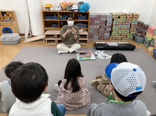 성신유치원에서 성신여대 재학생이 시민교육 수업을 진행하고 있다. 사진=성신여대 제공
