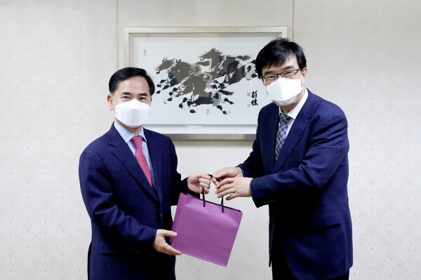 영남이공대학교는 29일 오후2시 대경티엠에스와 지역인재 육성 및 취업 연계를 위한 간담회를 가졌다. 사진=영남이공대 제공