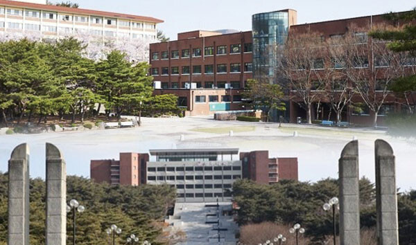 임시이사 제체에서 대학 통폐합이 논의되고 있는 서라벌대(위)와 경주대. 사진=대학저널 DB