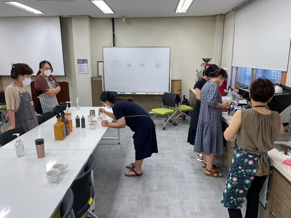 선문대 평생교육원의 커피 바리스타 과정 수업 모습. 사진=선문대 제공