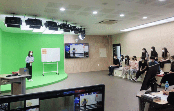 미래교육센터의 운영 성과를 공유하고 발전 방안을 모색하는 행사가 24일 열린다. 사진은 부산교대 미래교육센터의 '좋은수업탐구대회' 모습. 사진=교육부 제공