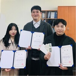 경상국립대 자연과학대학 물리학과 학생들. 사진=경상국립대 제공
