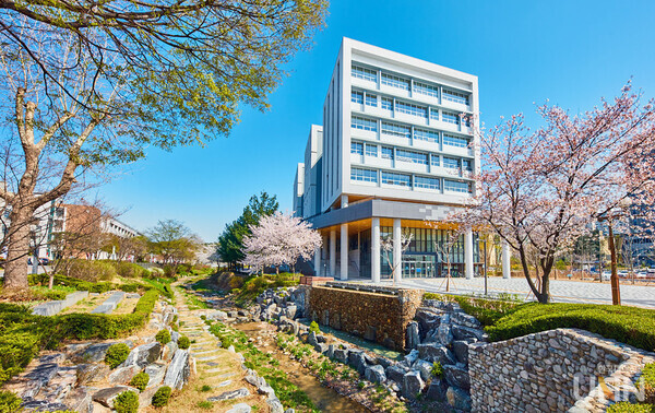 서울과기대기술지주가 위치한 상상관 전경. 사진=서울과기대 제공