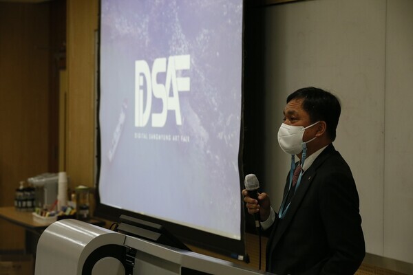 홍성태 상명대 총장이 7일 DiSAF 오픈을 앞두고 격려사를 하고 있다. 사진=상명대 제공