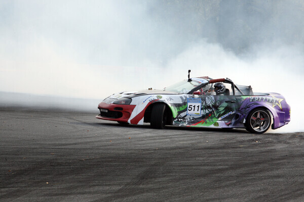 아주 모터 페스티벌 드리프트 대회에 참가한 차량 모습. 사진=아주자동차대 제공