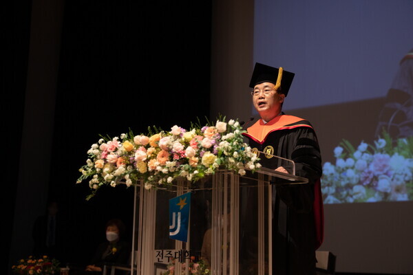 박진배 전주대 총장이 16일 취임식에서 취임사를 하고 있다. 사진=전주대 제공