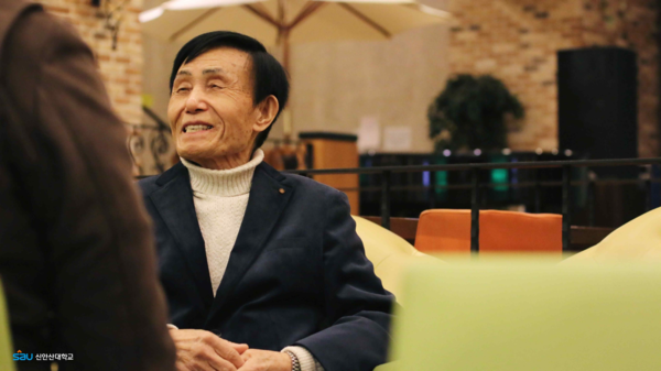 80세의 나이에 신안산대 경영학과에 입학한 이웅조 씨. 사진=전문대교협 제공