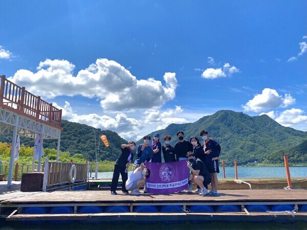 강원대 학생들의 2021년 환경정화활동 모습. 사진=강원대 제공