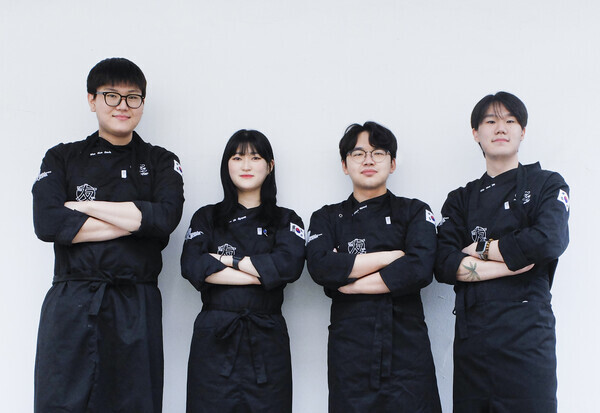 영산대 서양조리전공 동아리 에스코피에와 아트 디 셰프 학생들. 사진=영산대 제공