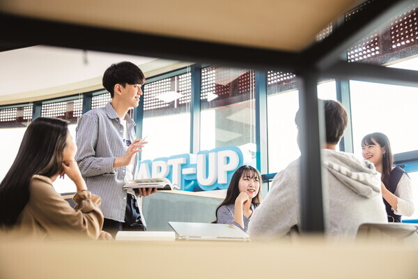 숭실대 학생들이 토의를 하고 있는 모습. 사진은 기사의 특정 내용과 관련 없음. 사진=숭실대 제공