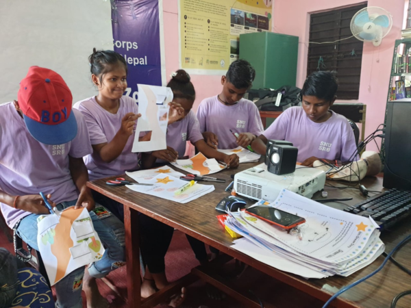 네팔 중·고등학생들이 비대면 온라인으로 서울대 글로벌사회공헌단의 멘토링을 받고 있는 모습. 사진=서울대 제공