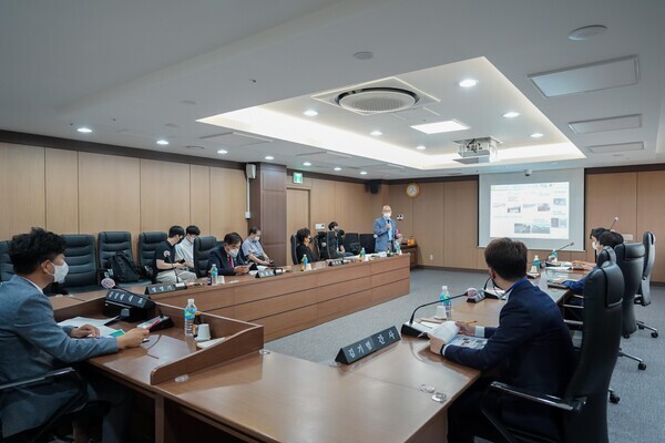 서울과기대와 서울 노원구의회가 마련한 '충전기 이용 불편사항 해소방안 정책개발' 착수 회의 모습. 사진=서울과기대 제공