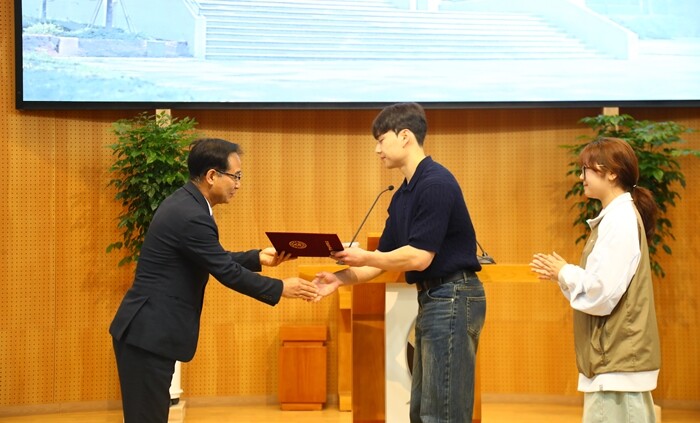 한남대 직원장학회, 학생 7명에 장학...