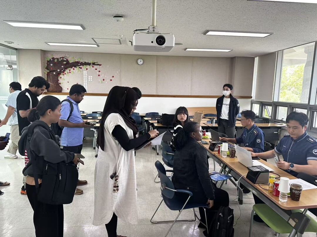 국립군산대, 외국인 유학생 지문 등록...